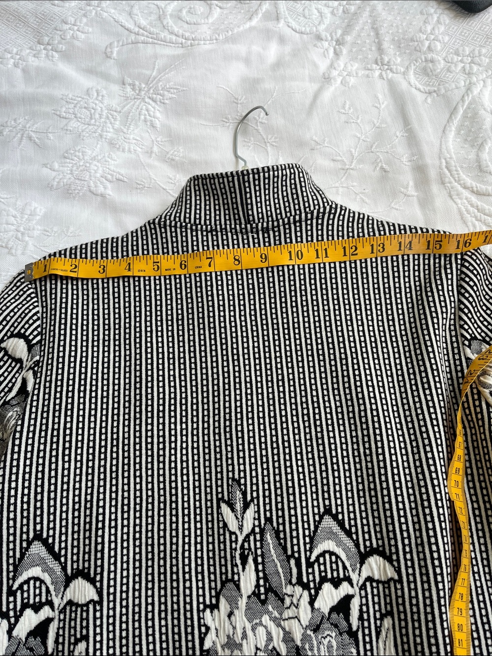 EUC Joseph Ribkoff Black and White Floral Jacket - Picture 6 of 7